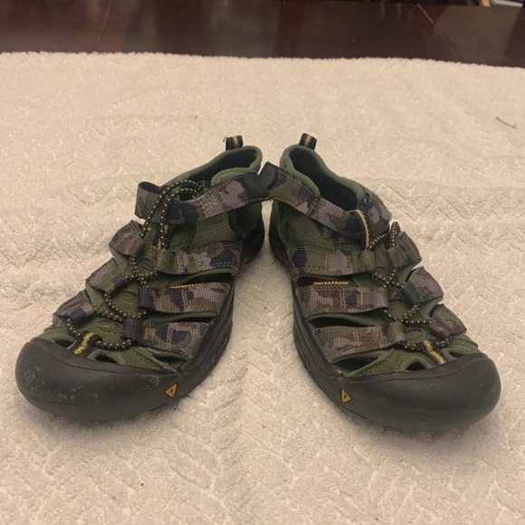 Keen Adjustable Sandals (Kids 2) - Picture 2 of 4